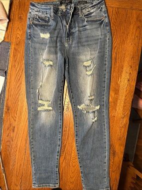 Judy Blue Distressed boyfriend Jeans - Blue Wash